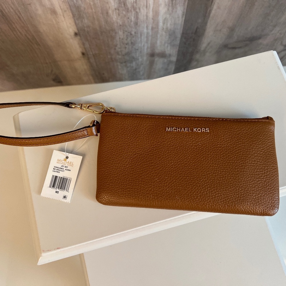 Michael Kors Wristlet - NEW!